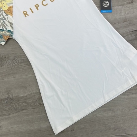 ☀️RIP CURL☀️ TROPIC SHACK RELAXED SHORT SLEEVE RASH GUARD - Picture 7 of 12